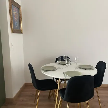 Apartment La Maison Bleue *