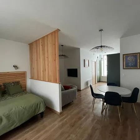 La Maison Bleue Apartment